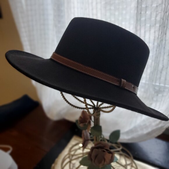 Unisex Classic Black Wool Hat with leather Brown Band - Picture 2 of 14